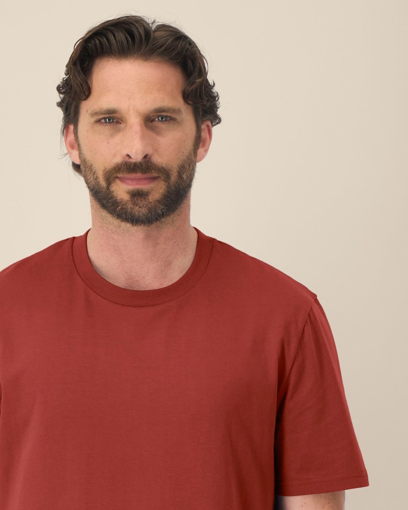 CREATOR 2.0 (Earthy Red, XL) - Front detail, model photo