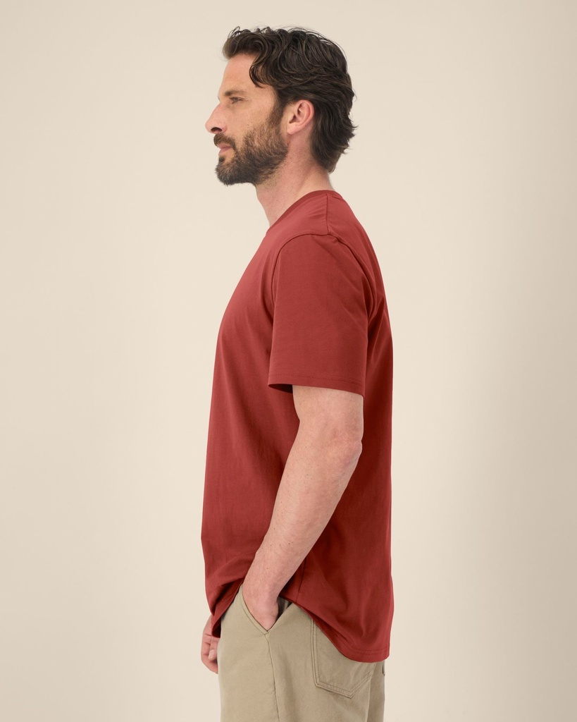 CREATOR 2.0 (Earthy Red, XL) - Front view, model photo 3
