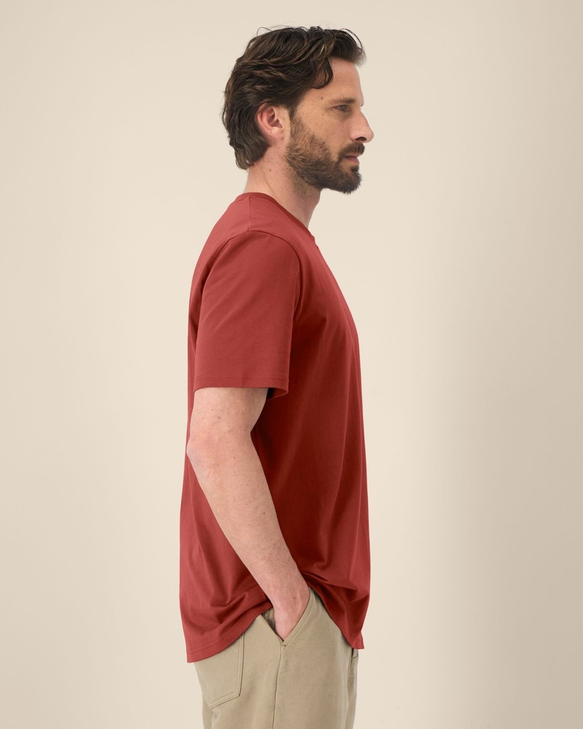 CREATOR 2.0 (Earthy Red, XL) - Front view, model photo 4