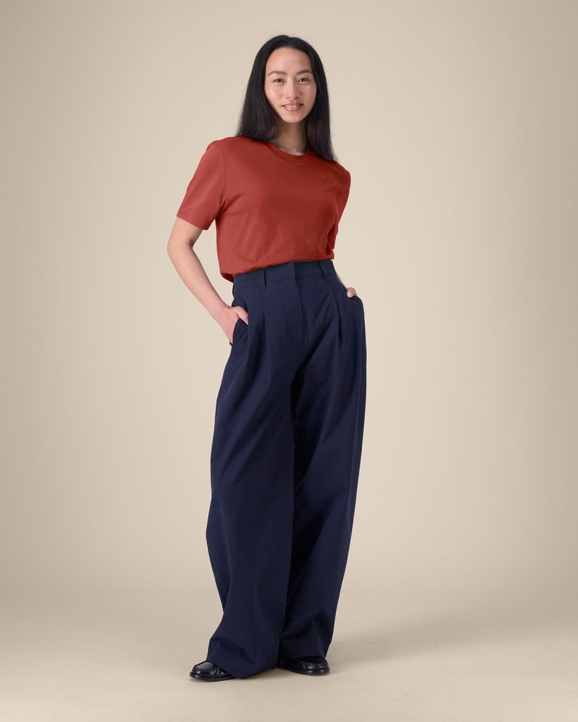 CREATOR 2.0 (Earthy Red, XL) - Front view, model photo 7