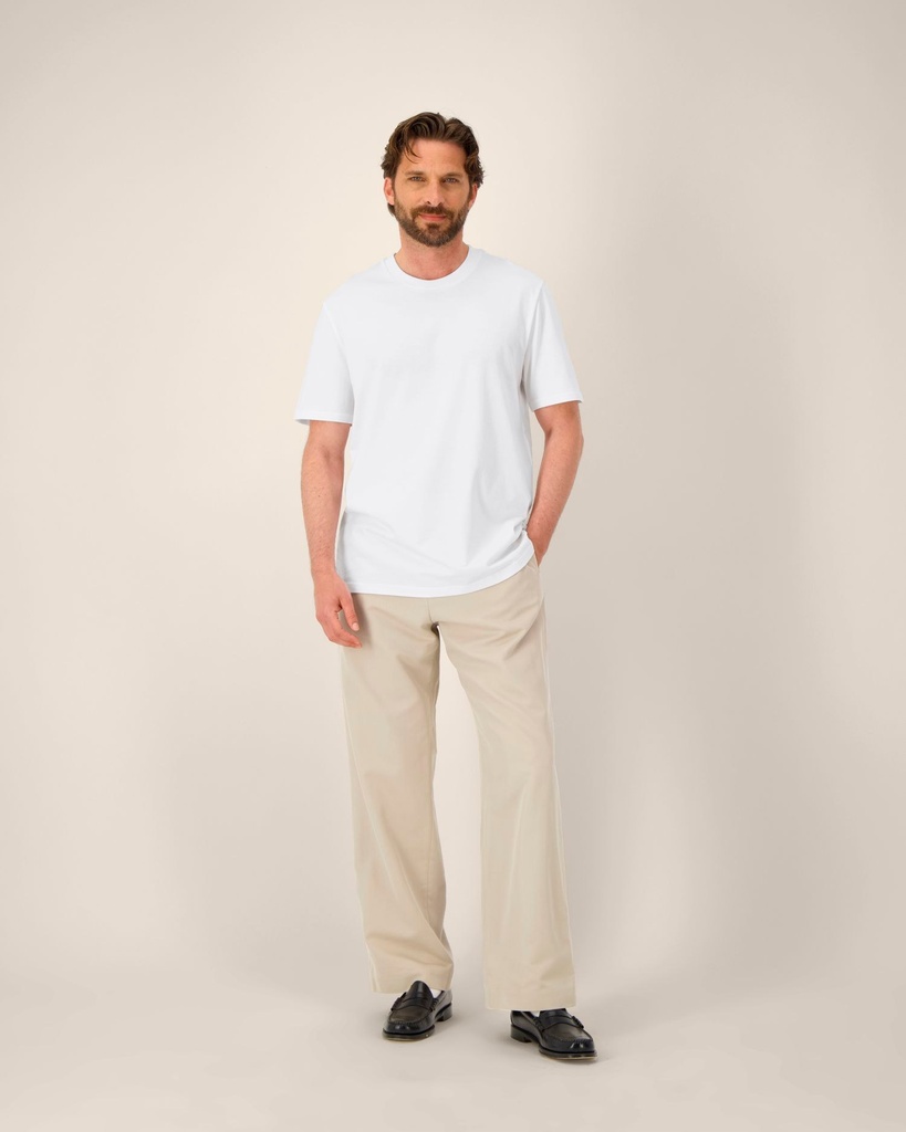CREATOR 2.0 (White, L) - Front businesswear view, model photo